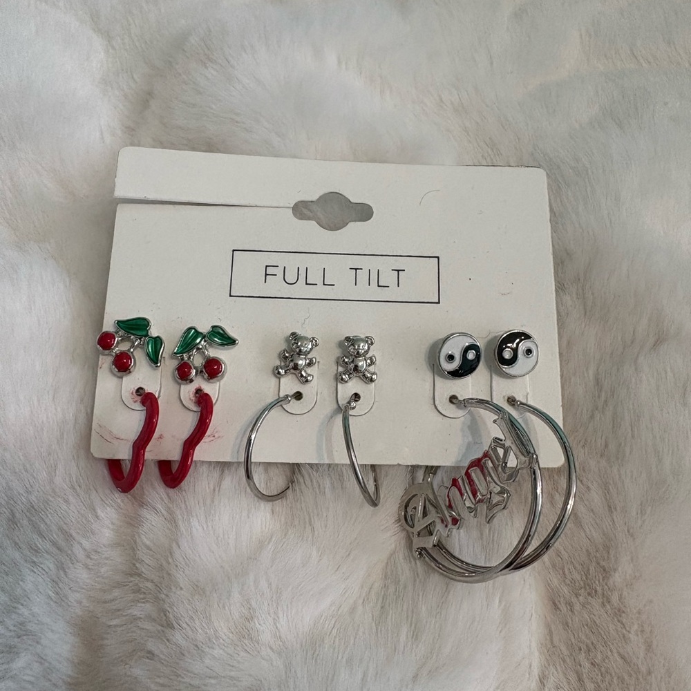 Full Tilt grunge earring set